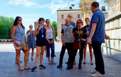 Wycieczki z przewodnikiem Zamek Królewski na Wawelu Trasy z przewodnikiem