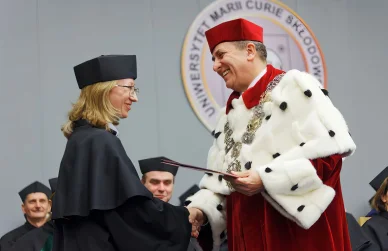 Szkoły doktorskie Studia doktoranckie wydanie dyplomu studentowi